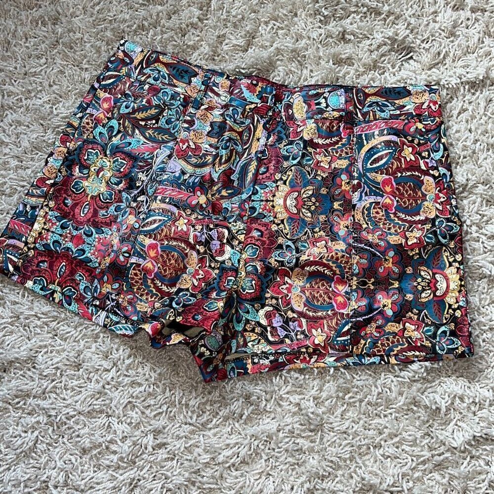 Very J Shorts Women's Faux Leather Paisley Pattern Shorts Large